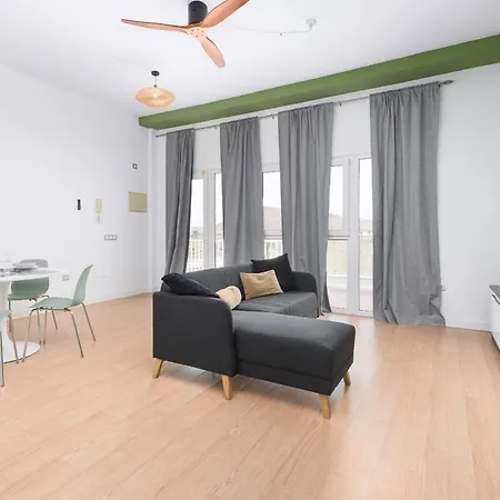 Home2book Modern With Pool In 아파트 코라레호