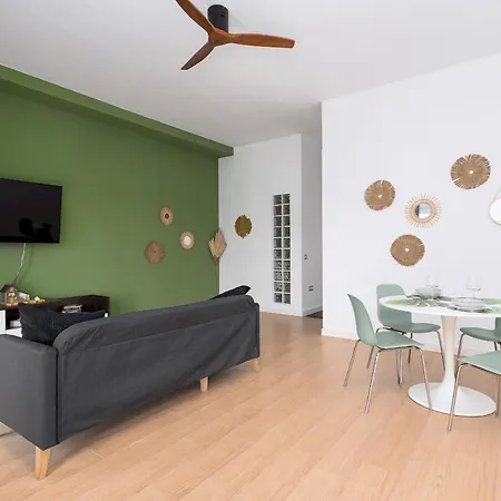 아파트 Home2book Modern With Pool In 코라레호