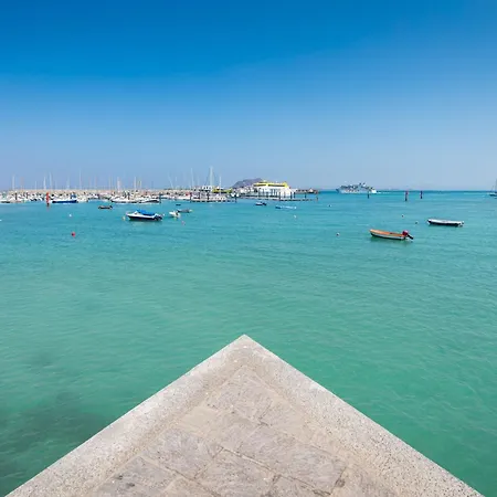 Home2book Modern With Pool In 아파트 코라레호