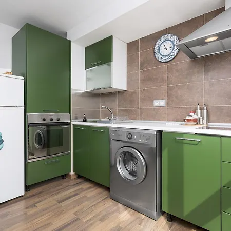 Apartment Home2book Modern With Pool In *