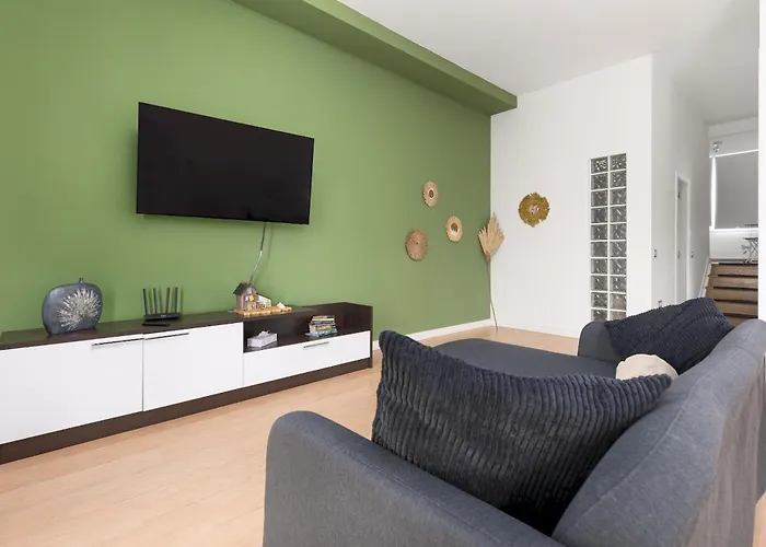 Home2book Modern With Pool In