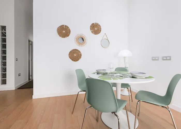 Home2book Modern With Pool In *