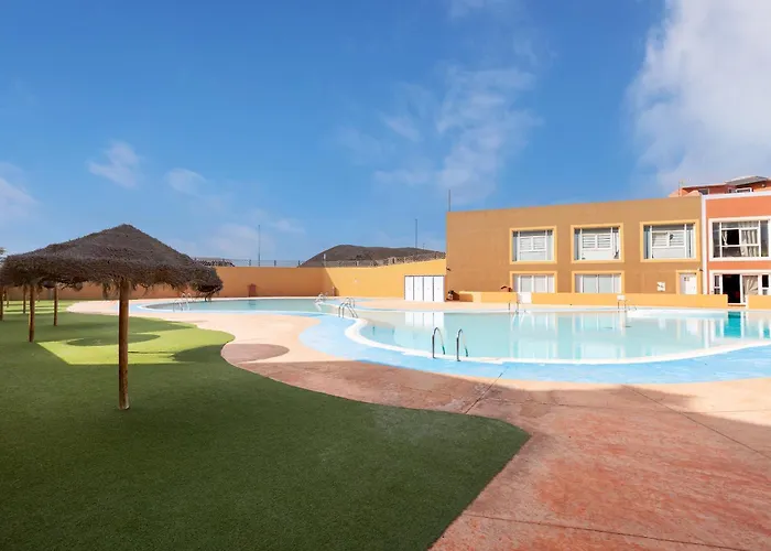 Home2book Modern With Pool In Apartmán